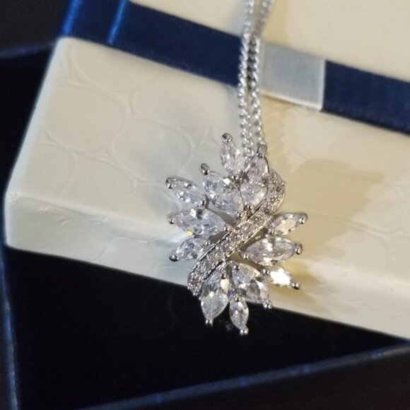 18k White Plated Swarovski Elements crystal Marquise Women's Necklace - Picture 4 of 9